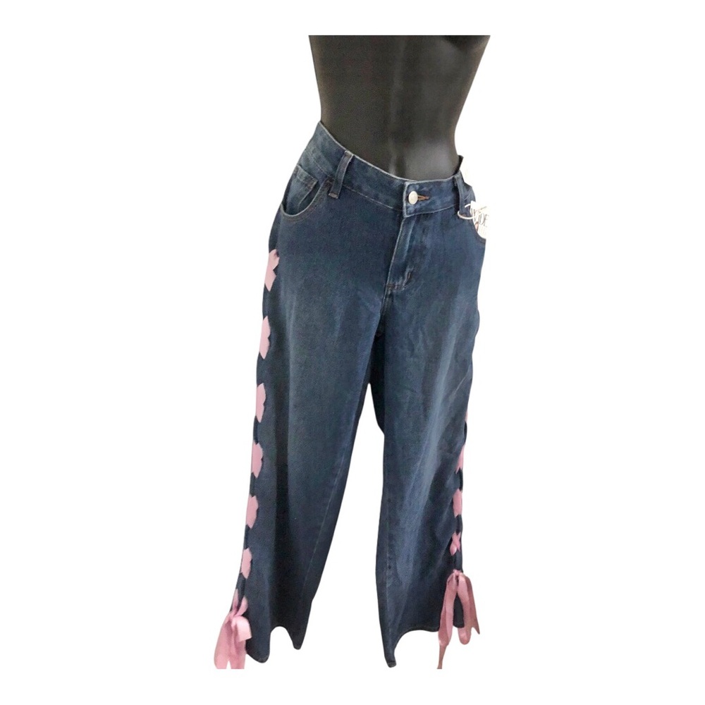 Blue low rise wide leg jeans with pink ribbon lacecup sides size 7/28‎ brand new